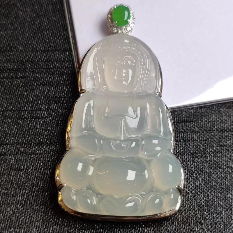 18K真金真钻镶嵌缅甸A货翡翠白冰观音/冰润细腻/饱满起胶